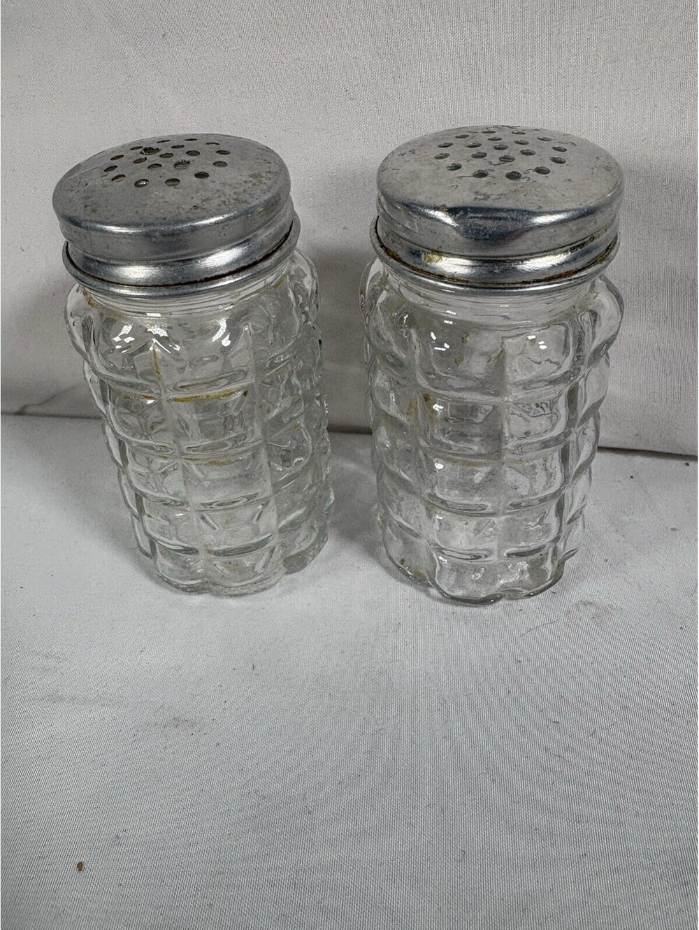 Vtg Anchor Hocking Shakers W/tin Tops